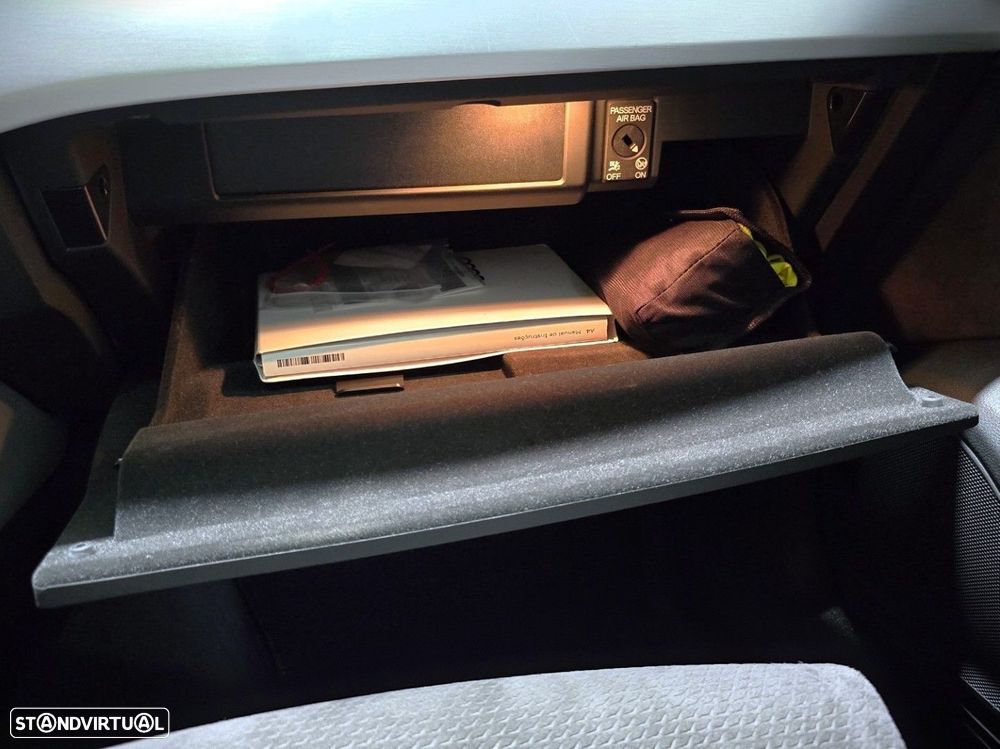 Audi A4 Avant 35 TDI S line S tronic - 36