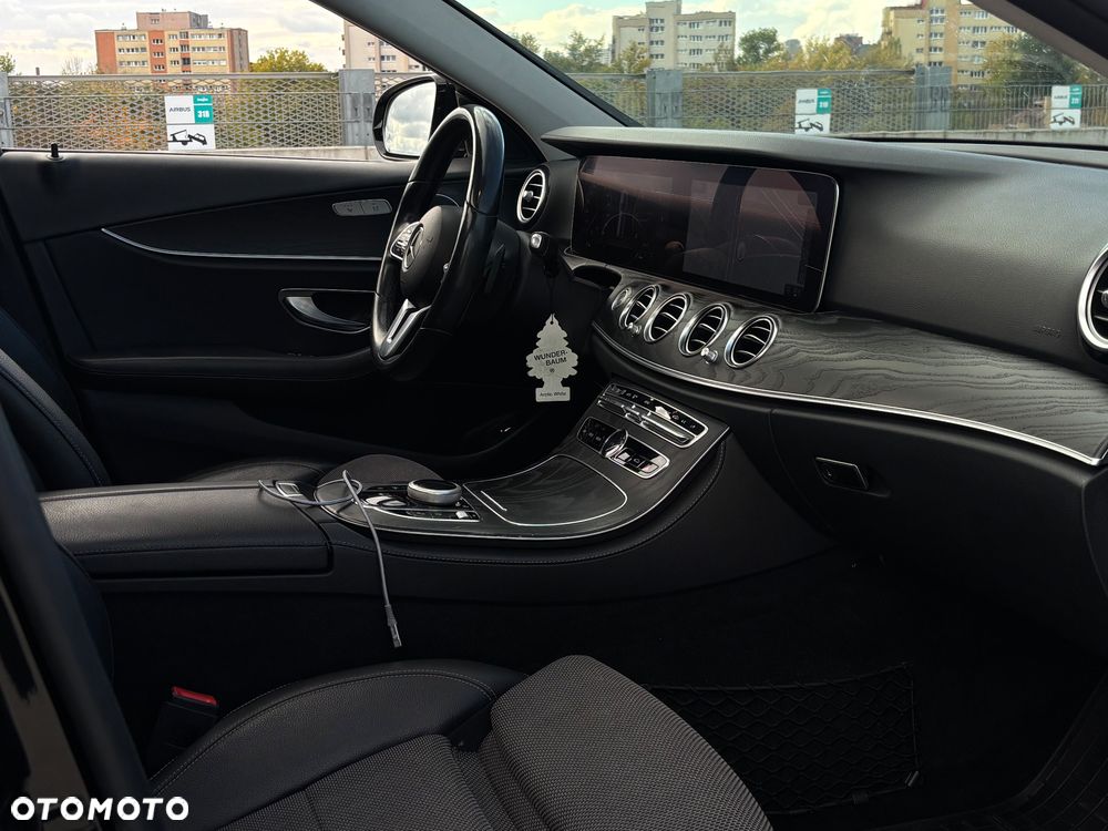 Mercedes-Benz Klasa E 220 d 4-Matic Avantgarde - 38