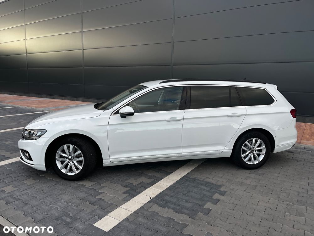 Volkswagen Passat - 4