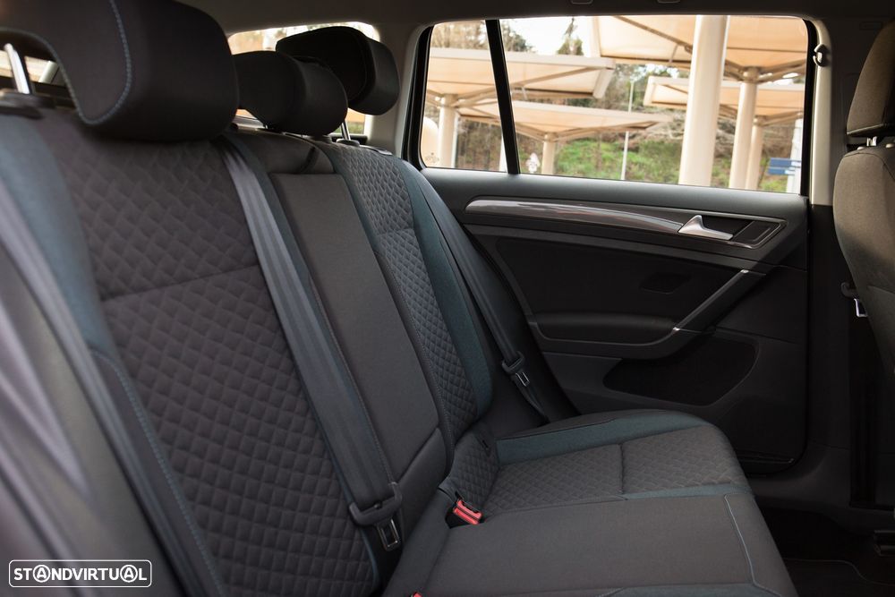 VW Golf Variant 1.0 TSI OPF IQ.DRIVE - 33