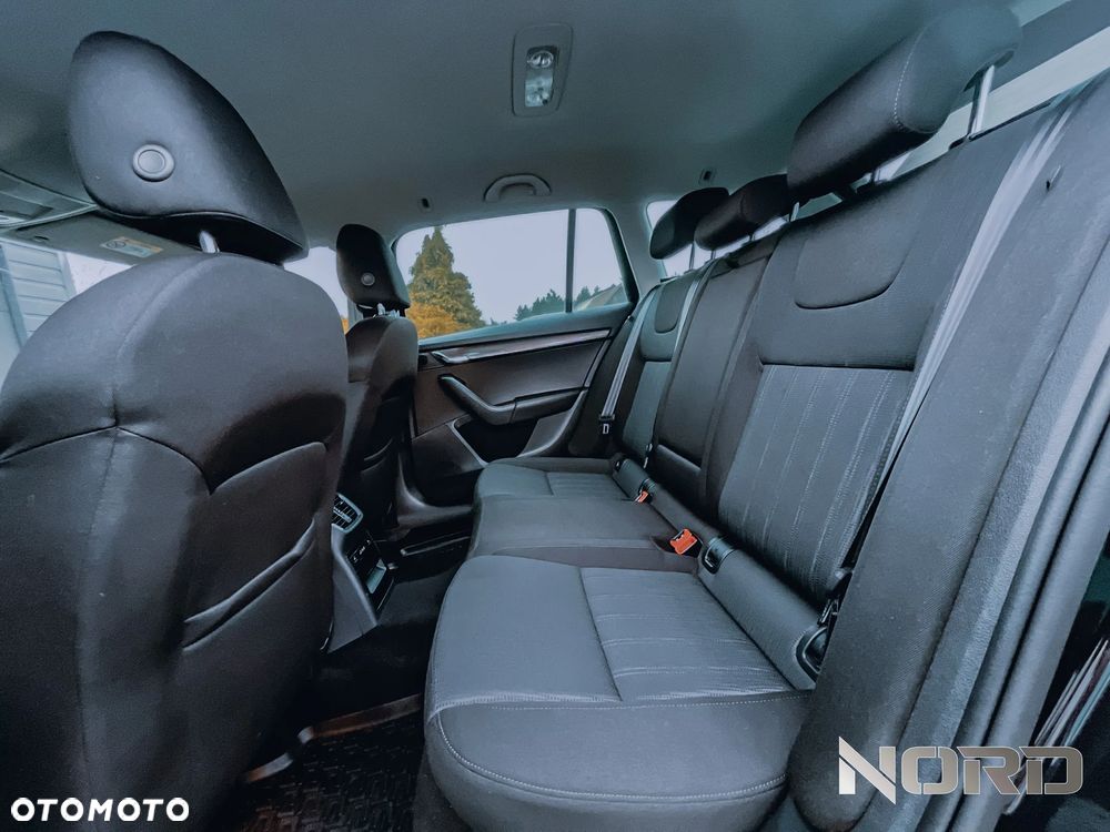 Skoda Octavia 1.8 TSI DSG Style - 27