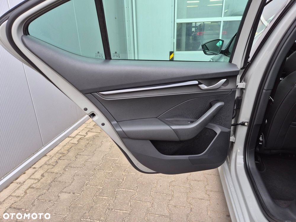 Skoda Octavia 2.0 TDI Sportline DSG - 17