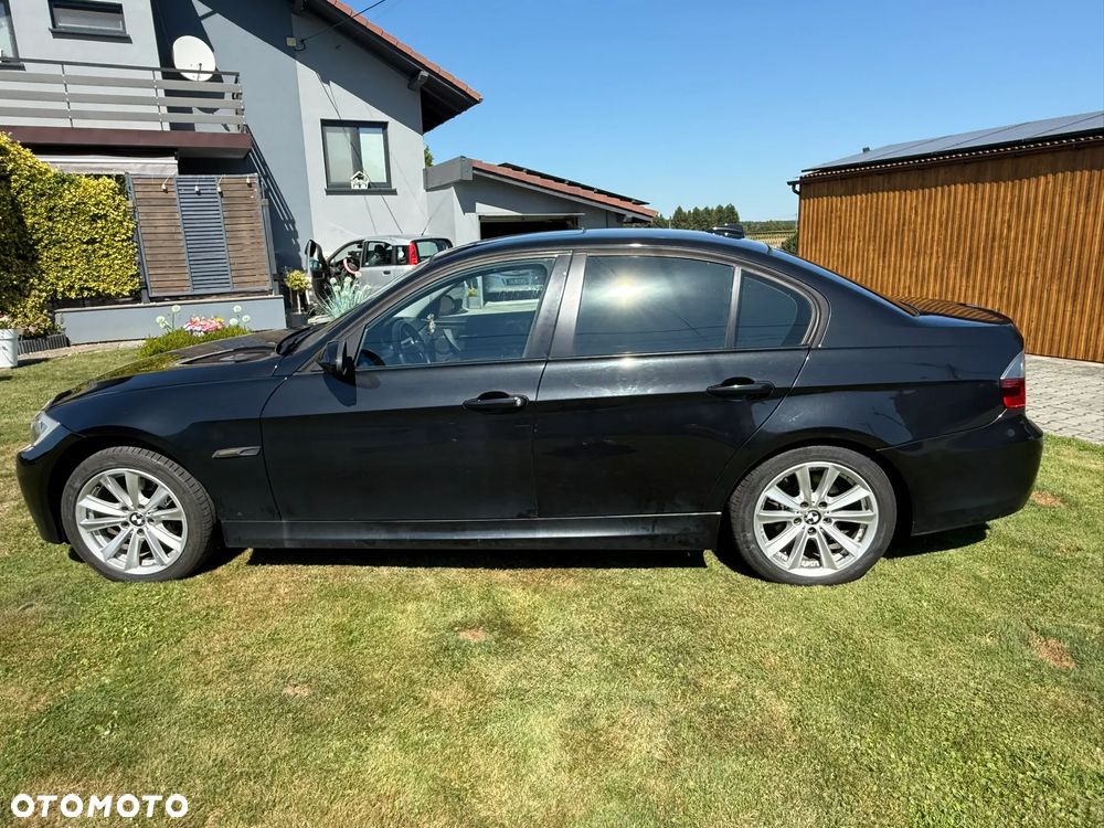 BMW Seria 3 320i - 5