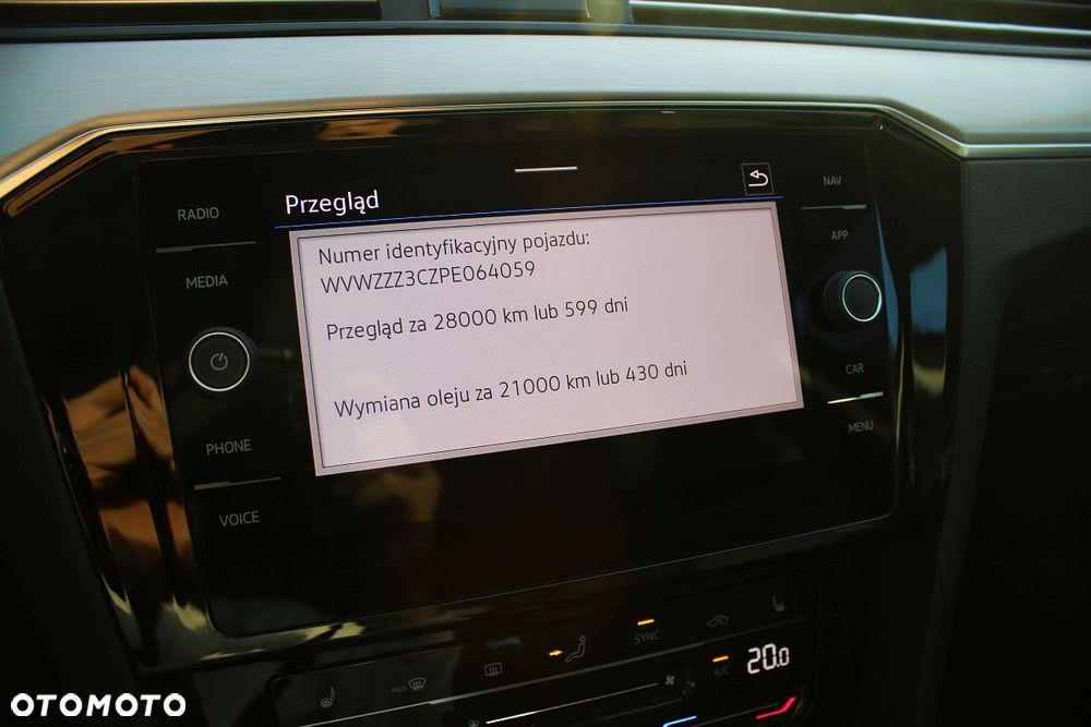 Volkswagen Passat Variant 2.0 TDI SCR Elegance DSG - 25