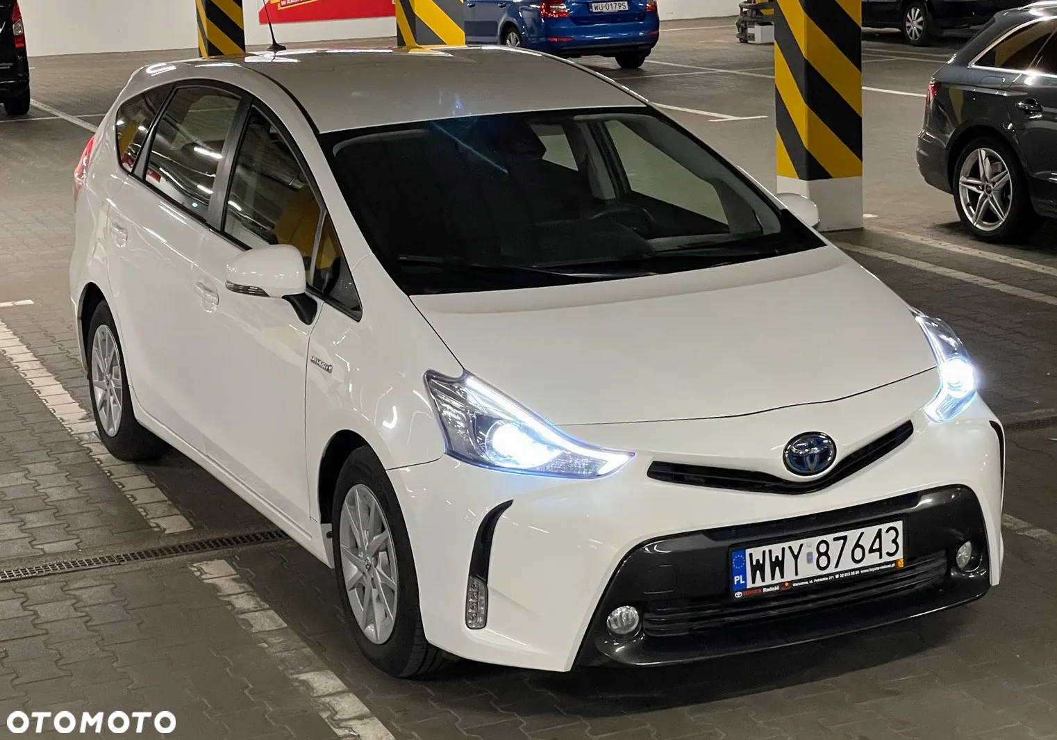 Toyota Prius+ (Hybrid) Executive - 4