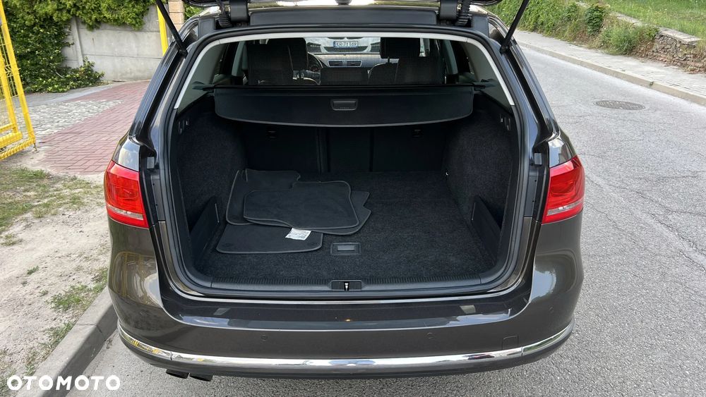 Volkswagen Passat 2.0 TDI Highline - 31