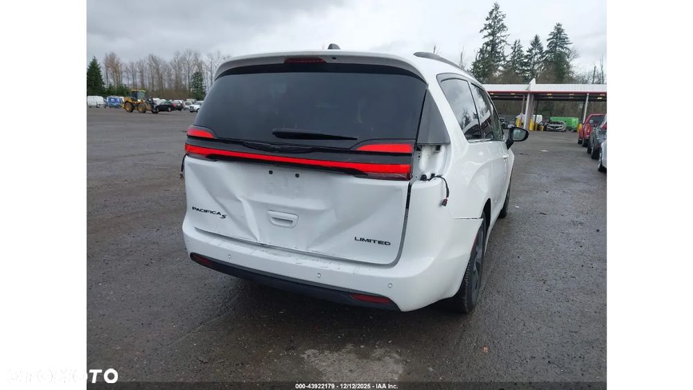 Chrysler Pacifica - 6