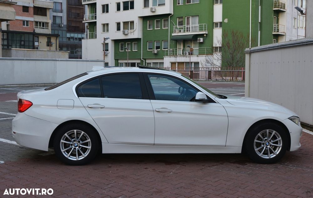 BMW Seria 3 320d Touring Aut. Blue Performance Sport Line - 17