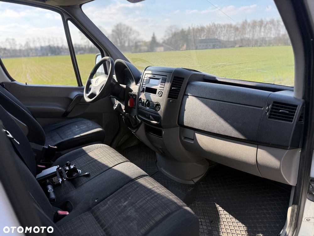 Mercedes-Benz Sprinter - 15