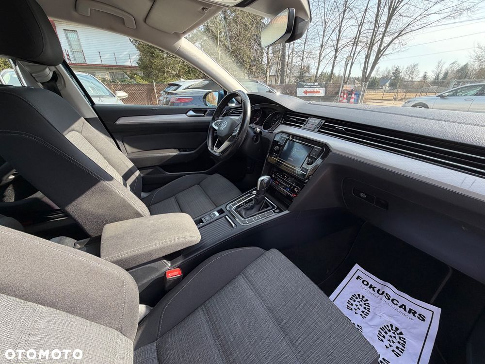 Volkswagen Passat 2.0 TDI EVO Business DSG - 36