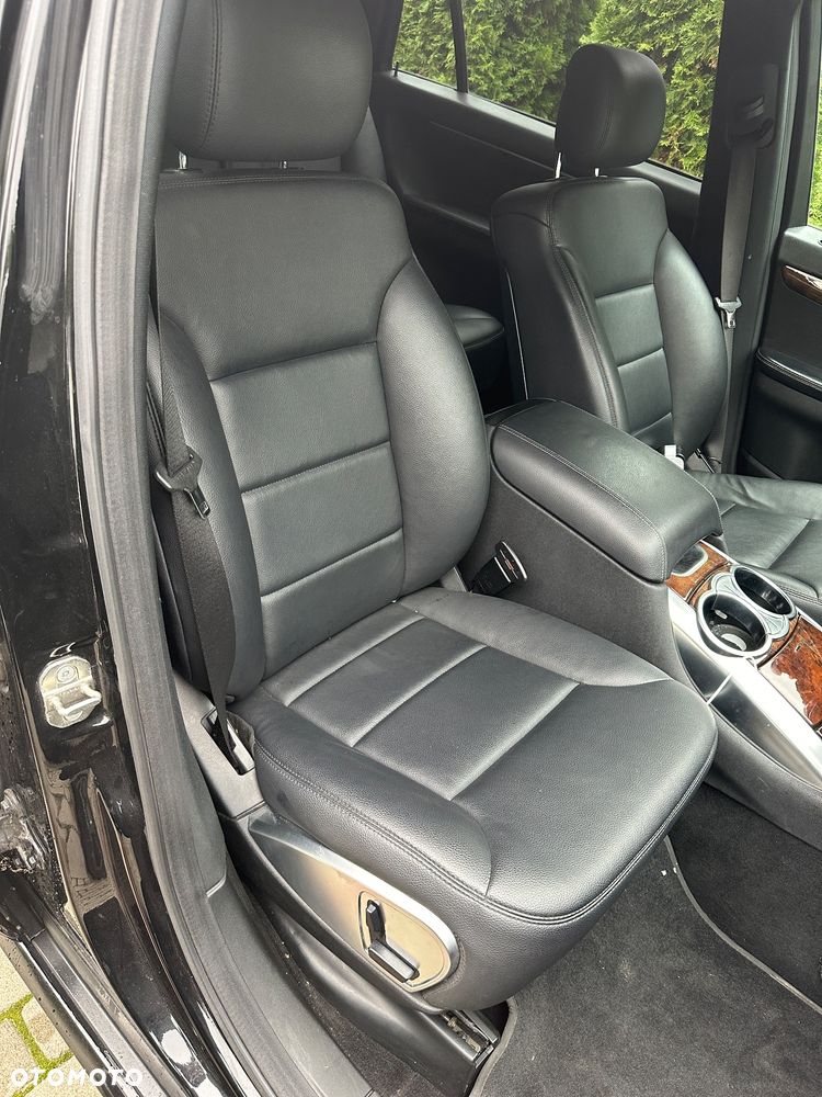 Mercedes-Benz Klasa R 350 CDI L 4Matic 7G-TRONIC DPF - 31