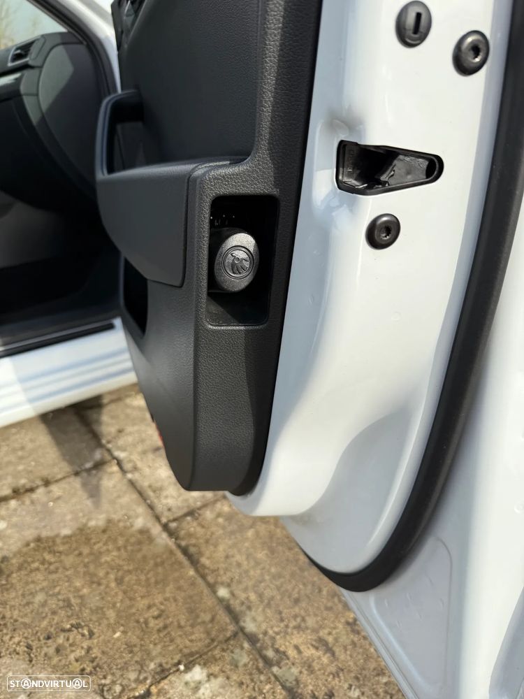 Skoda Superb Break 2.0 TDI Laurin&Klement DSG - 44