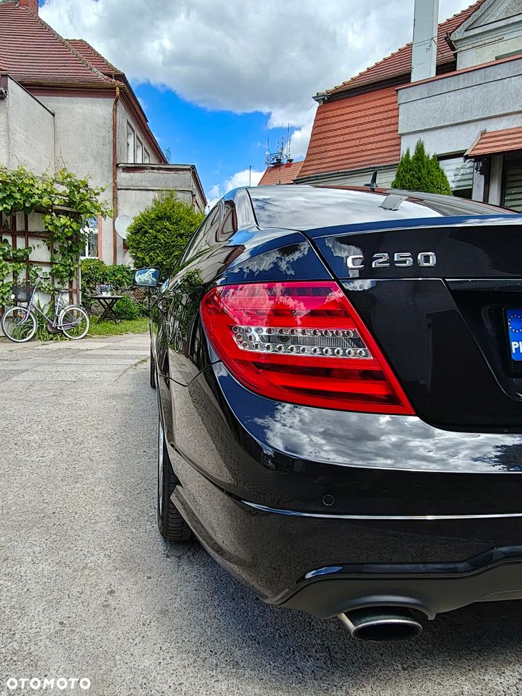 Mercedes-Benz Klasa C 250 CGI BlueEff Sport - 10