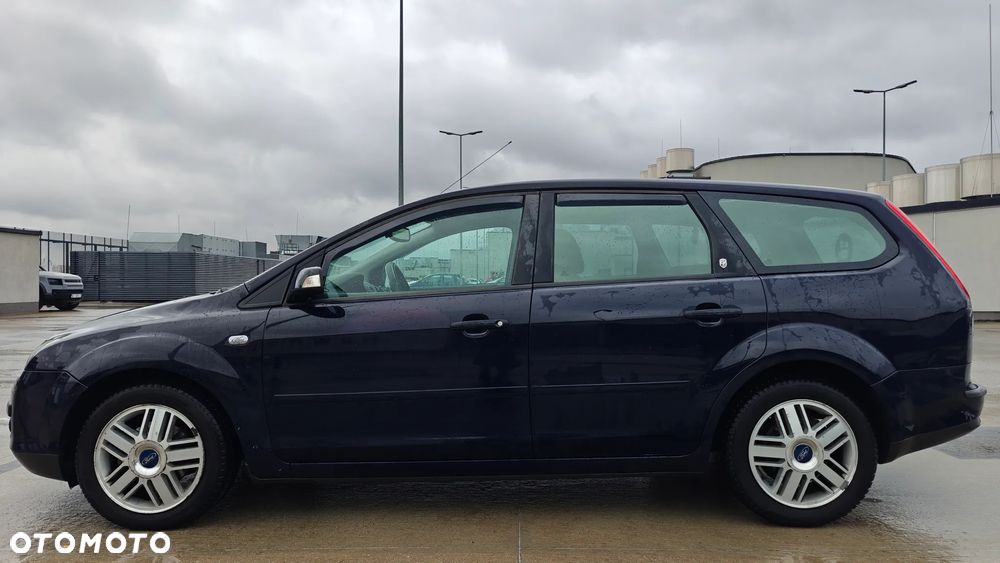 Ford Focus 1.6 Ghia - 1