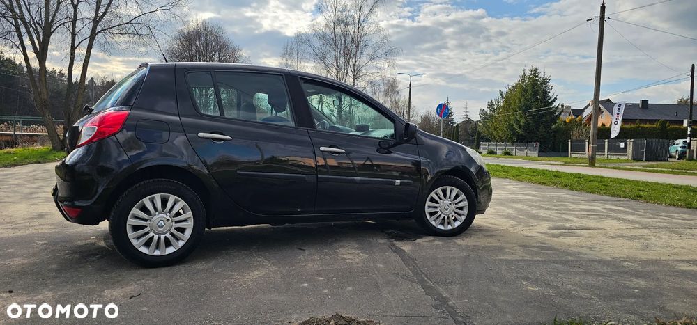 Renault Clio 1.2 16V 75 Dynamique - 9