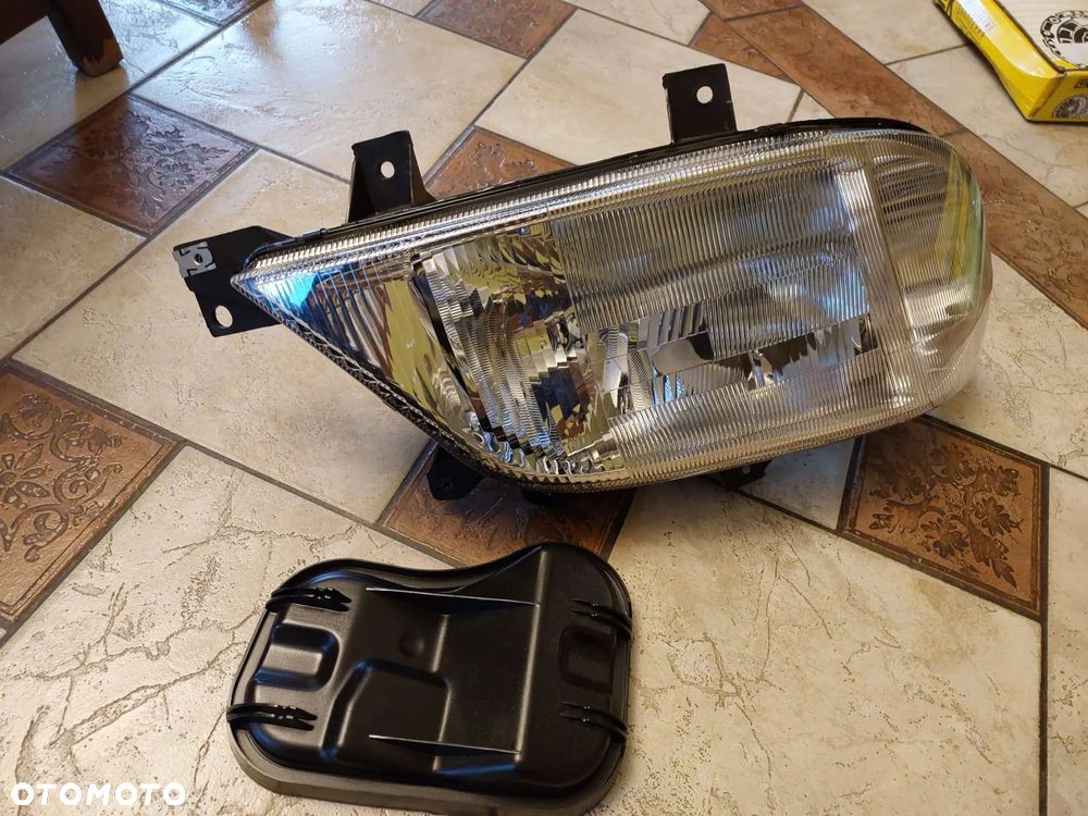 Reflektor Prawy  H1/H7, elektryczny, bez silnika, kolor wkładu: srebrny  MERCEDES SPRINTER 901, 902, 903, 904, 905 04.00-12.02 - 1