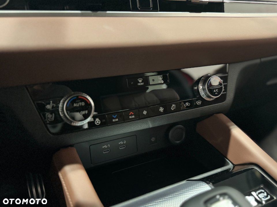 Mitsubishi Outlander - 16