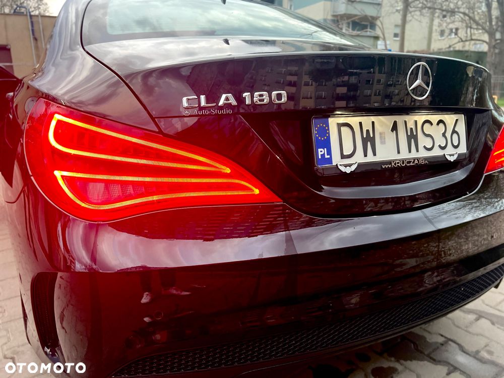 Mercedes-Benz CLA 180 7G-DCT AMG Line - 11