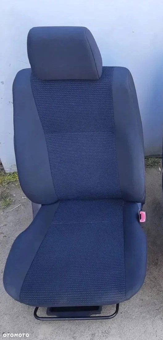 Swift IV MK6 fotel przedni przód PRAWY podgrzewany stan bdb Europa 5d 04-10r Suzuki - 1