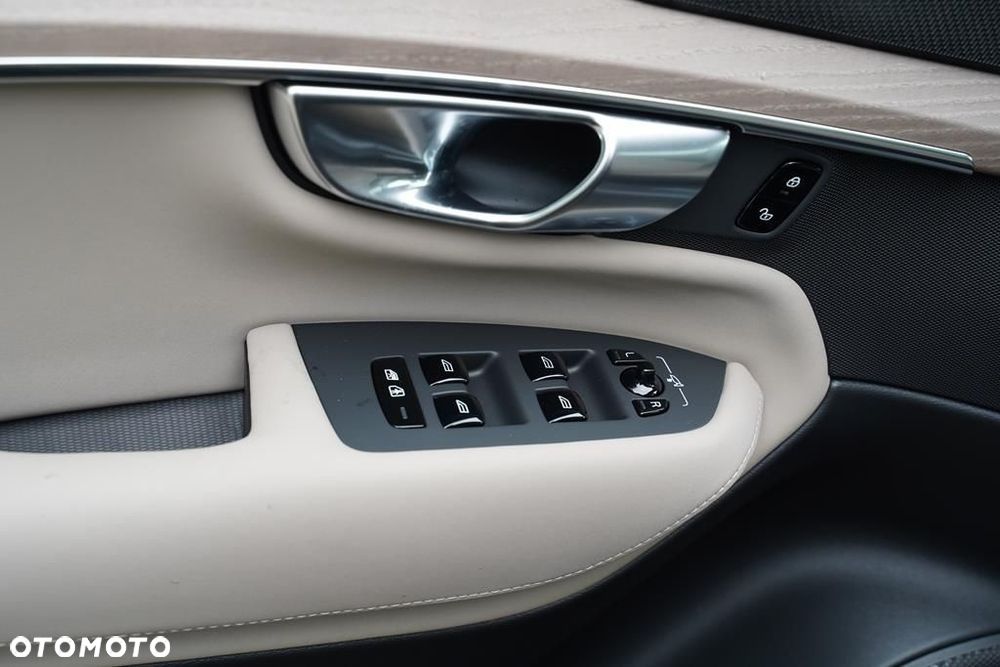 Volvo XC 90 B5 B AWD Ultra Bright 7os - 9