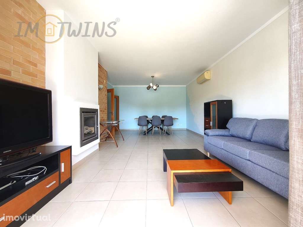 Arrenda-se T2 com estacionamento privado e piscina - Grande imagem: 3/18