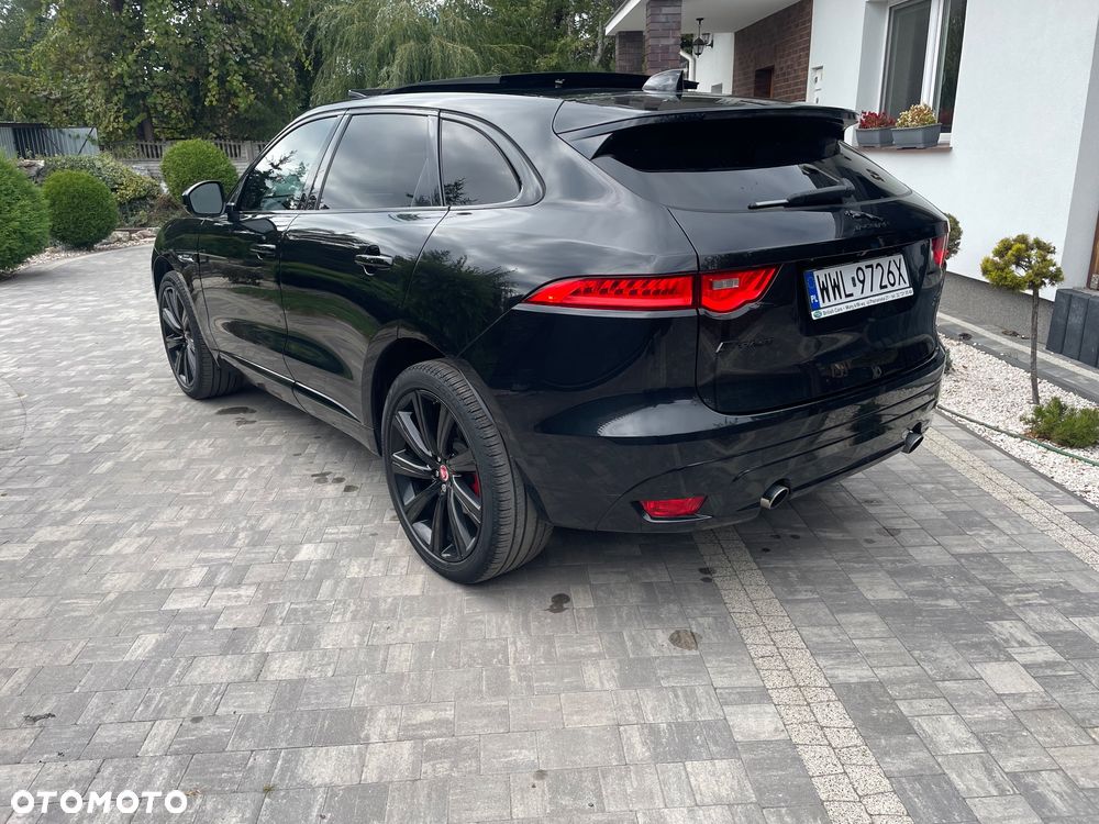 Jaguar F-Pace 2.0 i4P AWD R-Sport - 8