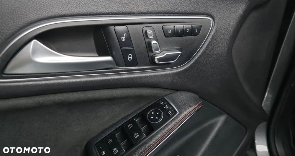 Mercedes-Benz CLA 250 4Matic 7G-DCT AMG Line - 12