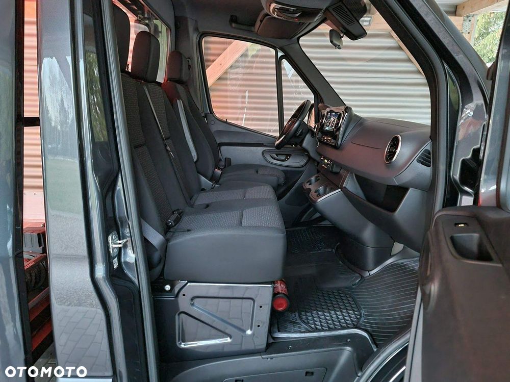 Mercedes-Benz Sprinter - 20