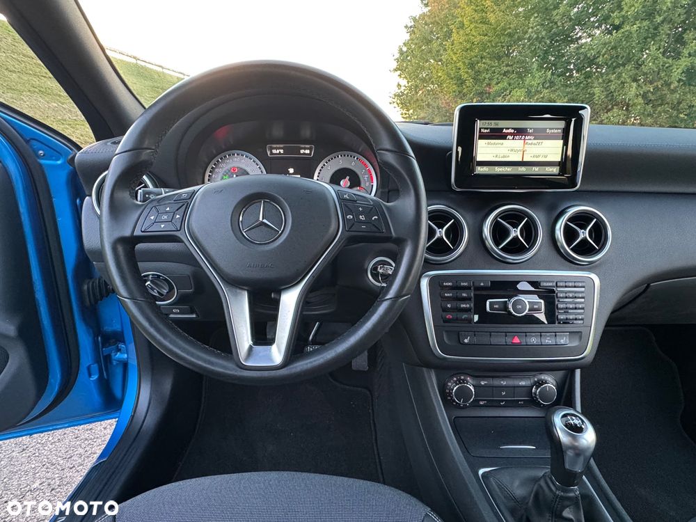 Mercedes-Benz Klasa A 180 (BlueEFFICIENCY) Urban - 32