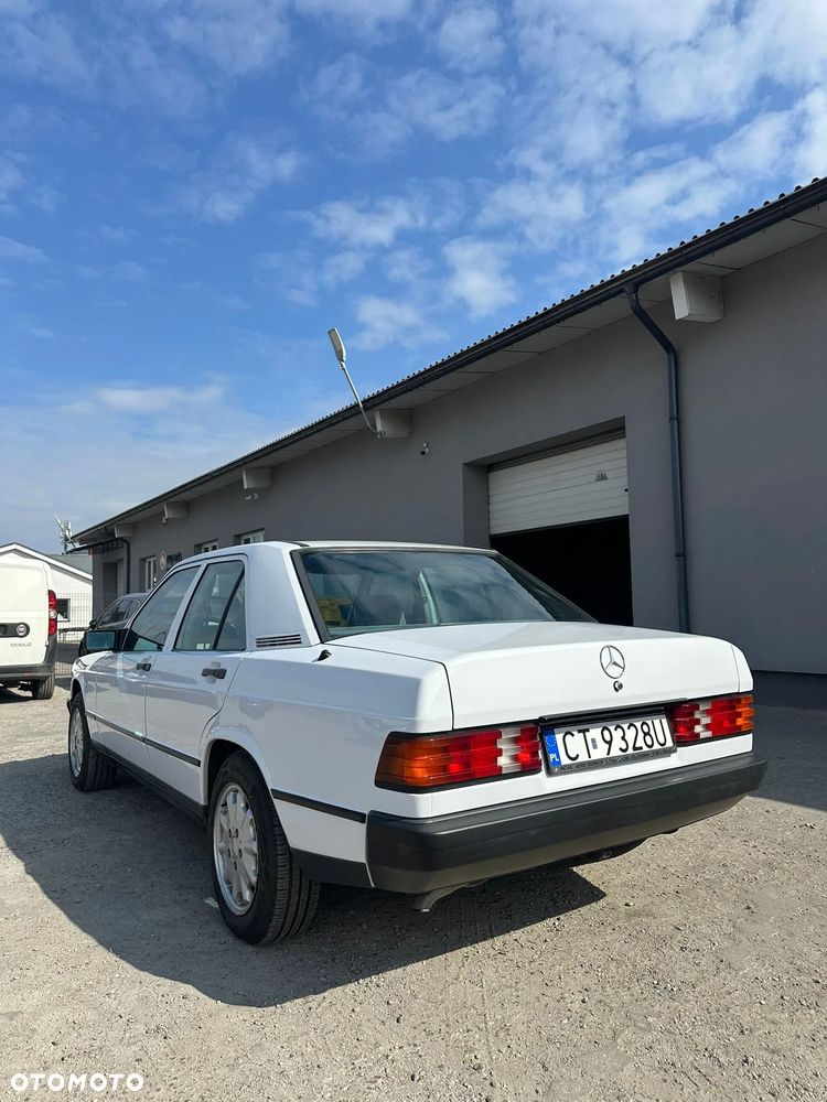 Mercedes-Benz W201 (190) - 5