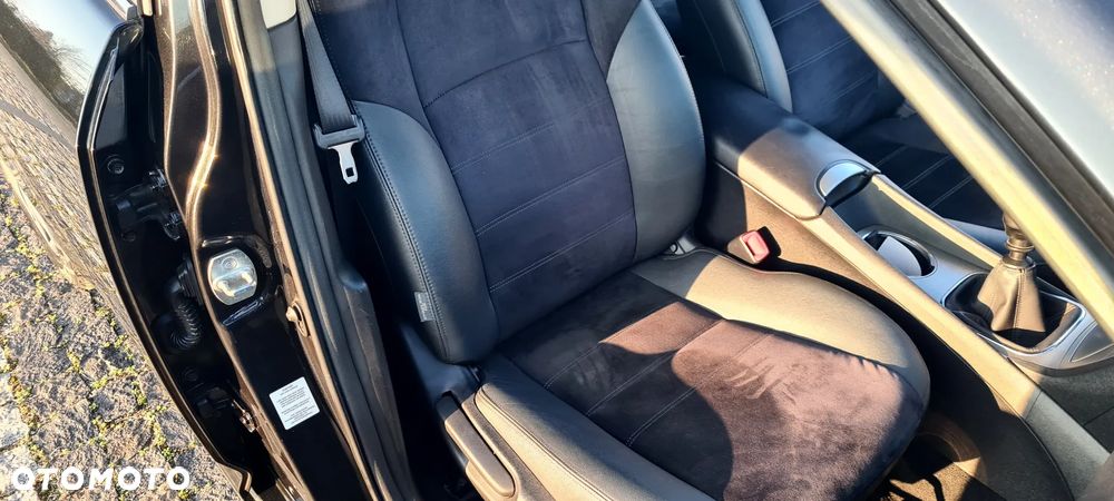 Toyota Avensis 1.8 Premium - 25