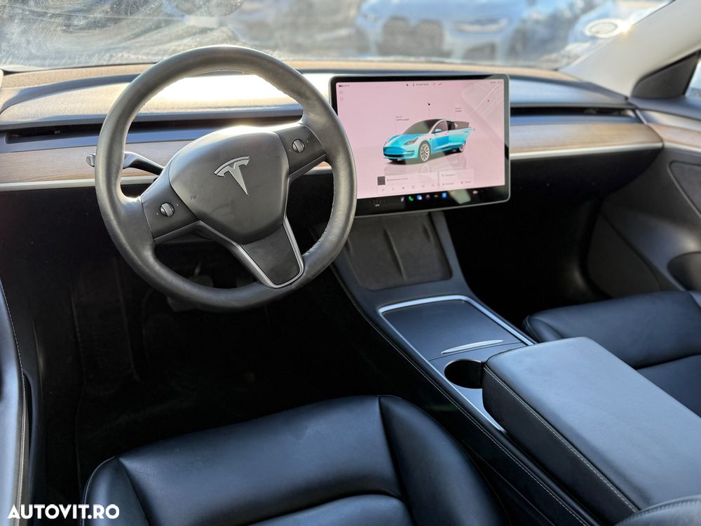 Tesla Model 3 - 5