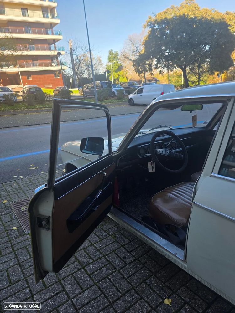 Peugeot 204 - 7