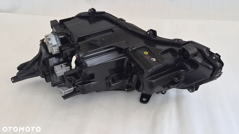 LAMPA PRAWA PRZÓD LEXUS CT 200H F-SPORT LIFT 2018- - 13