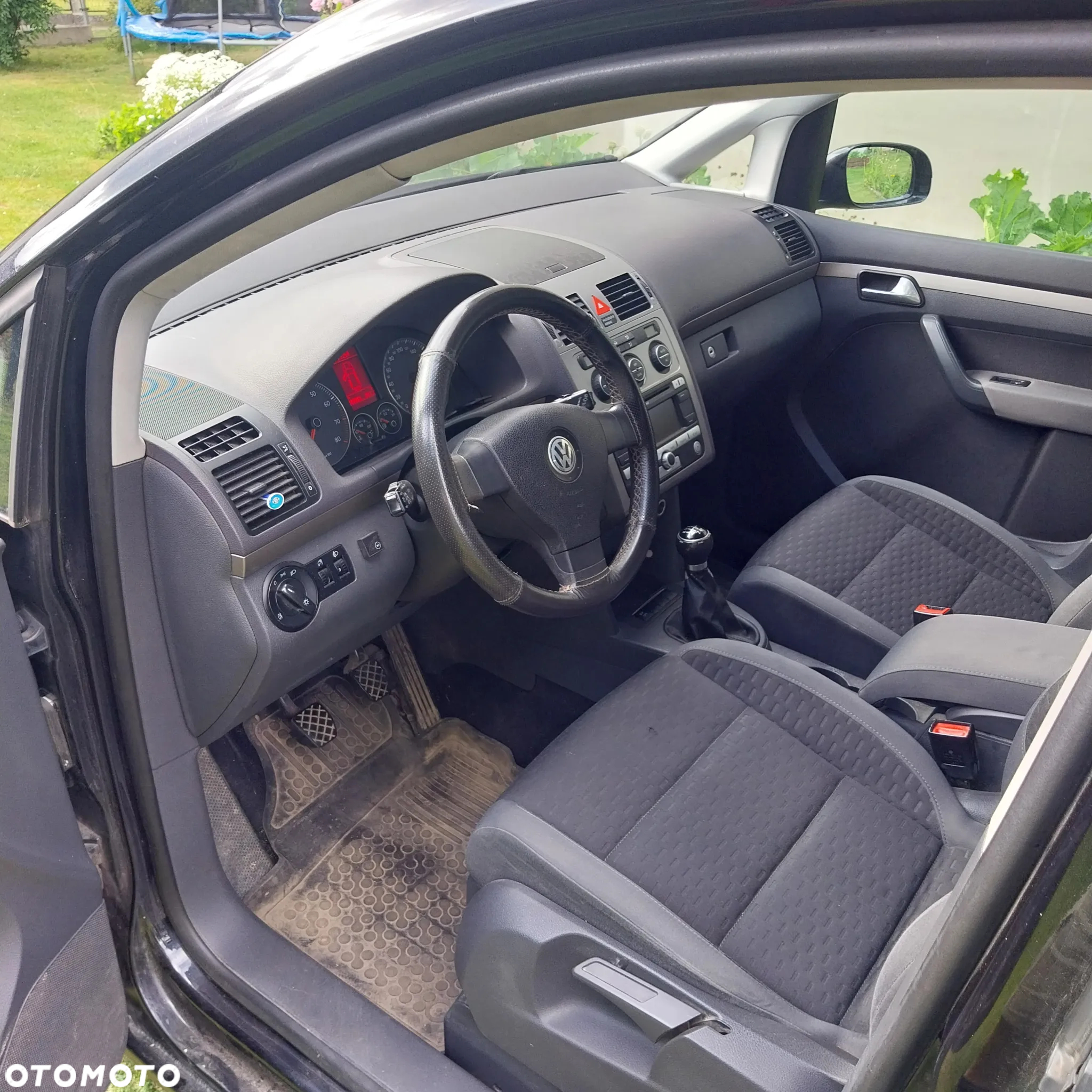 Volkswagen Touran - 11