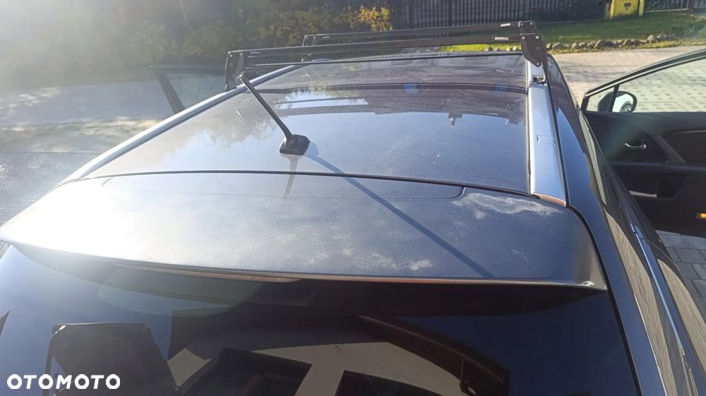 Toyota Avensis - 8