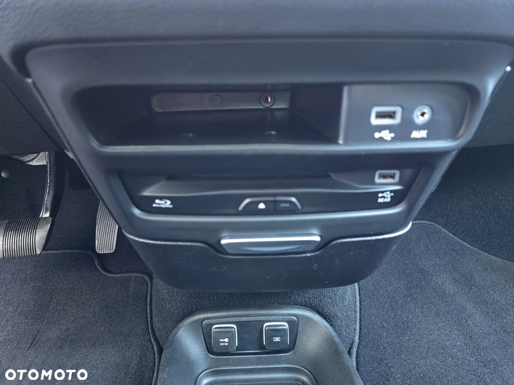 Chrysler Pacifica - 24