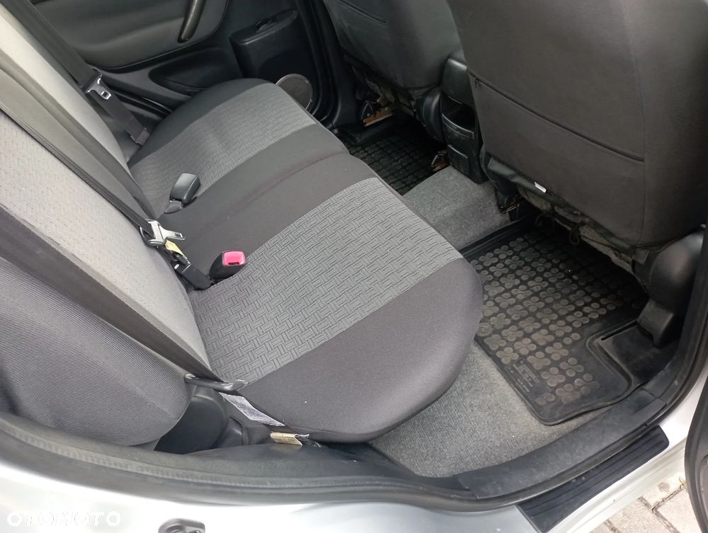 Toyota RAV4 2.0 D-4D Sol - 25