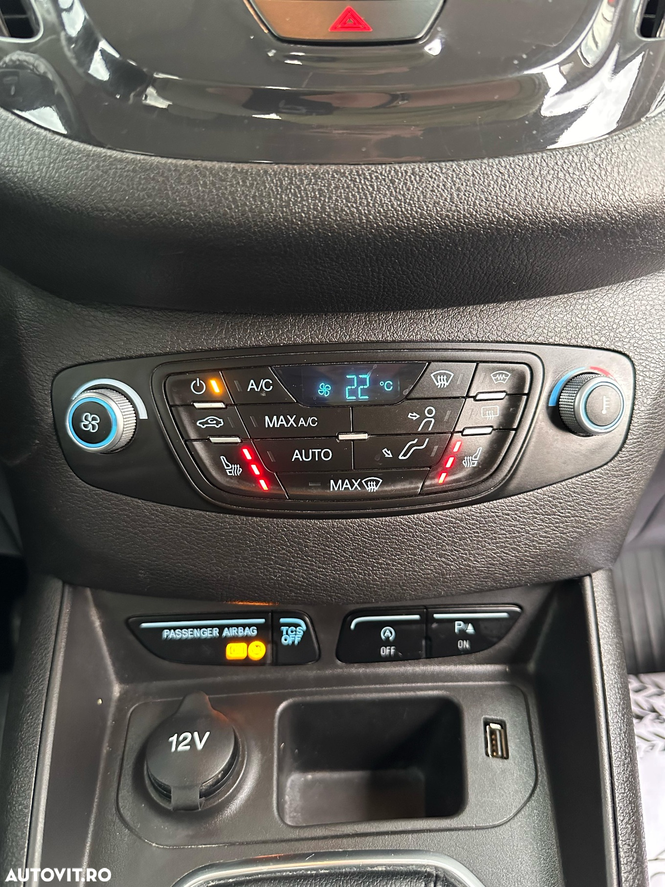 Ford Tourneo Courier - 21