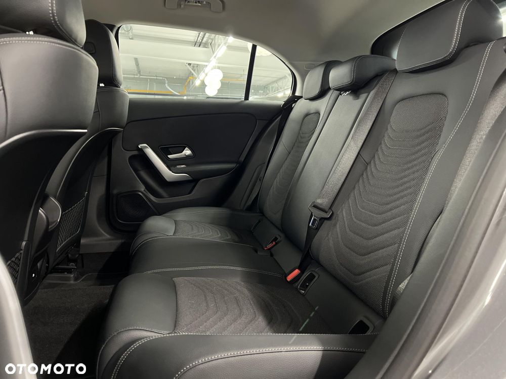 Mercedes-Benz Klasa A 180 Progressive 7G-DCT - 15