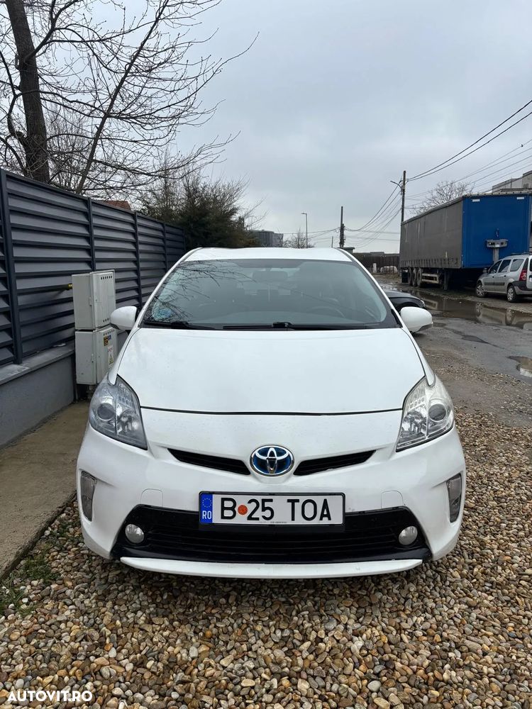 Toyota Prius 1.8 Dual VVT-i Luna - 1