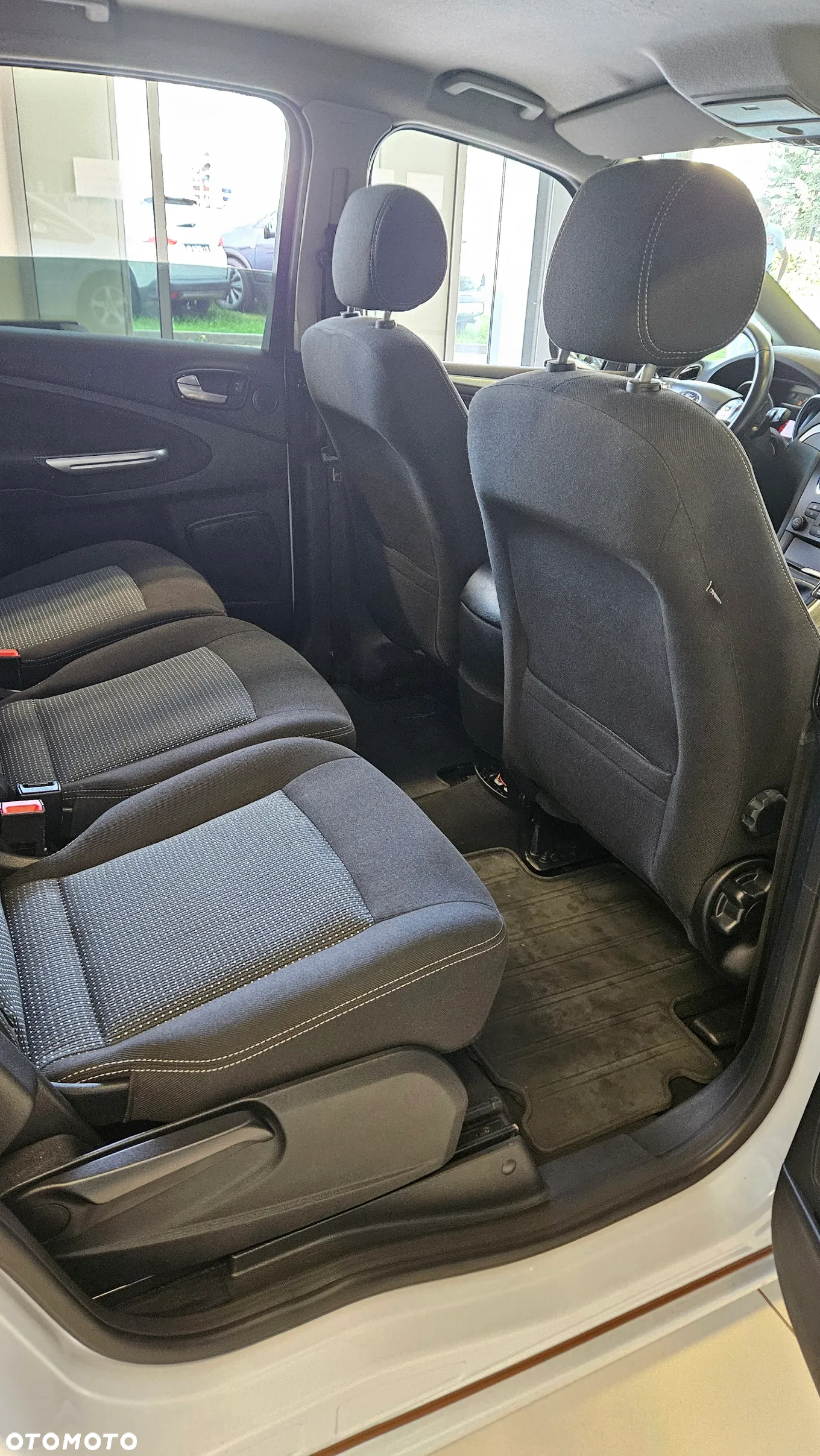 Ford S-Max 2.0 TDCi DPF Titanium - 13