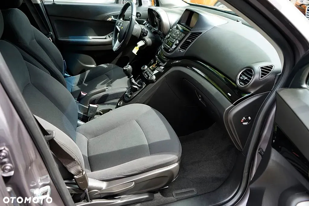 Chevrolet Orlando - 17