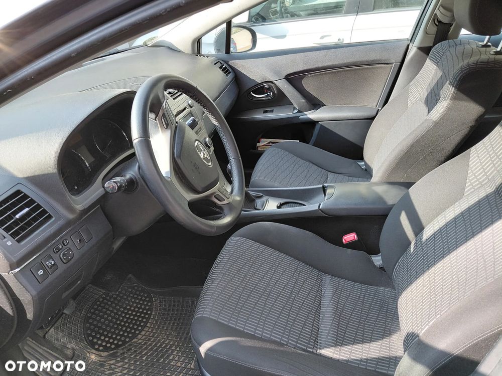 Toyota Avensis 1.8 Sol - 6