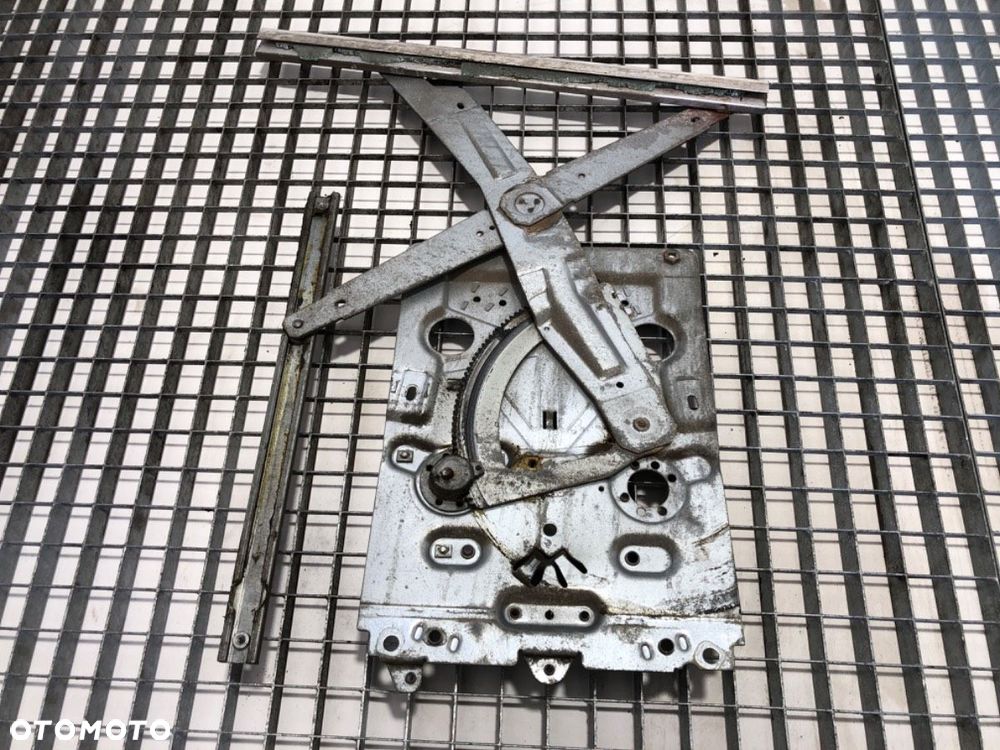 PODNOŚNIK SZYBY LEWY PRZÓD  VOLVO FH12 1993 - 2022 FH 12/380 279 kW [379 KM] 6x2/4 1993 - 2005 - 4