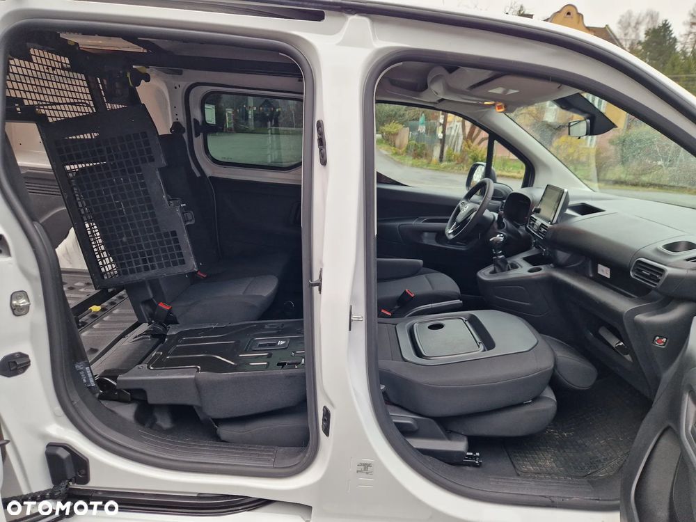 Opel Combo Maxi Brygadówka 5 Osób - 19
