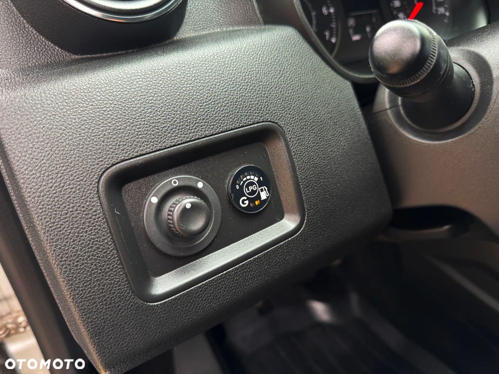 Dacia Duster 1.6 SCe Ambiance S&S - 23