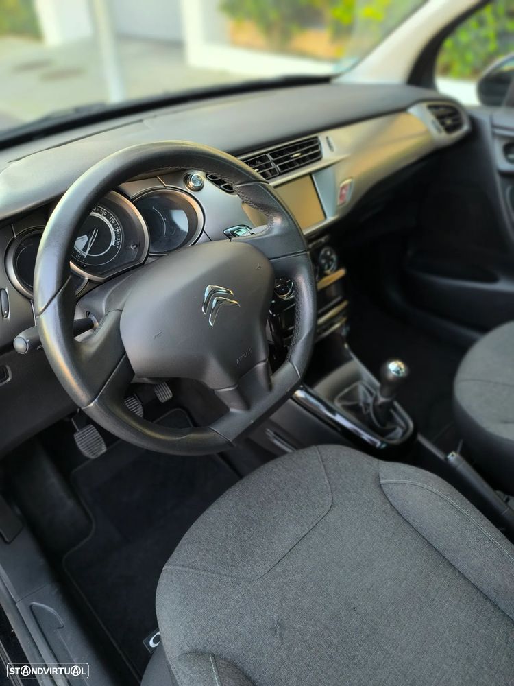 Citroën C3 1.2 PureTech Shine - 27