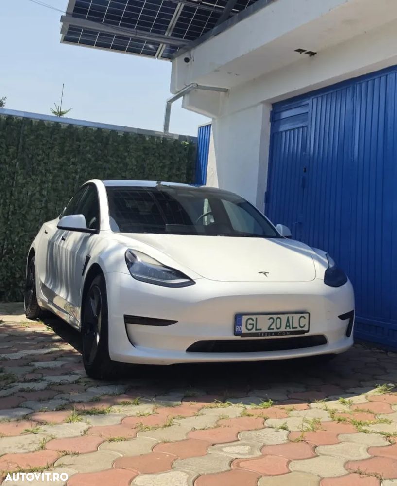Tesla Model 3 - 1