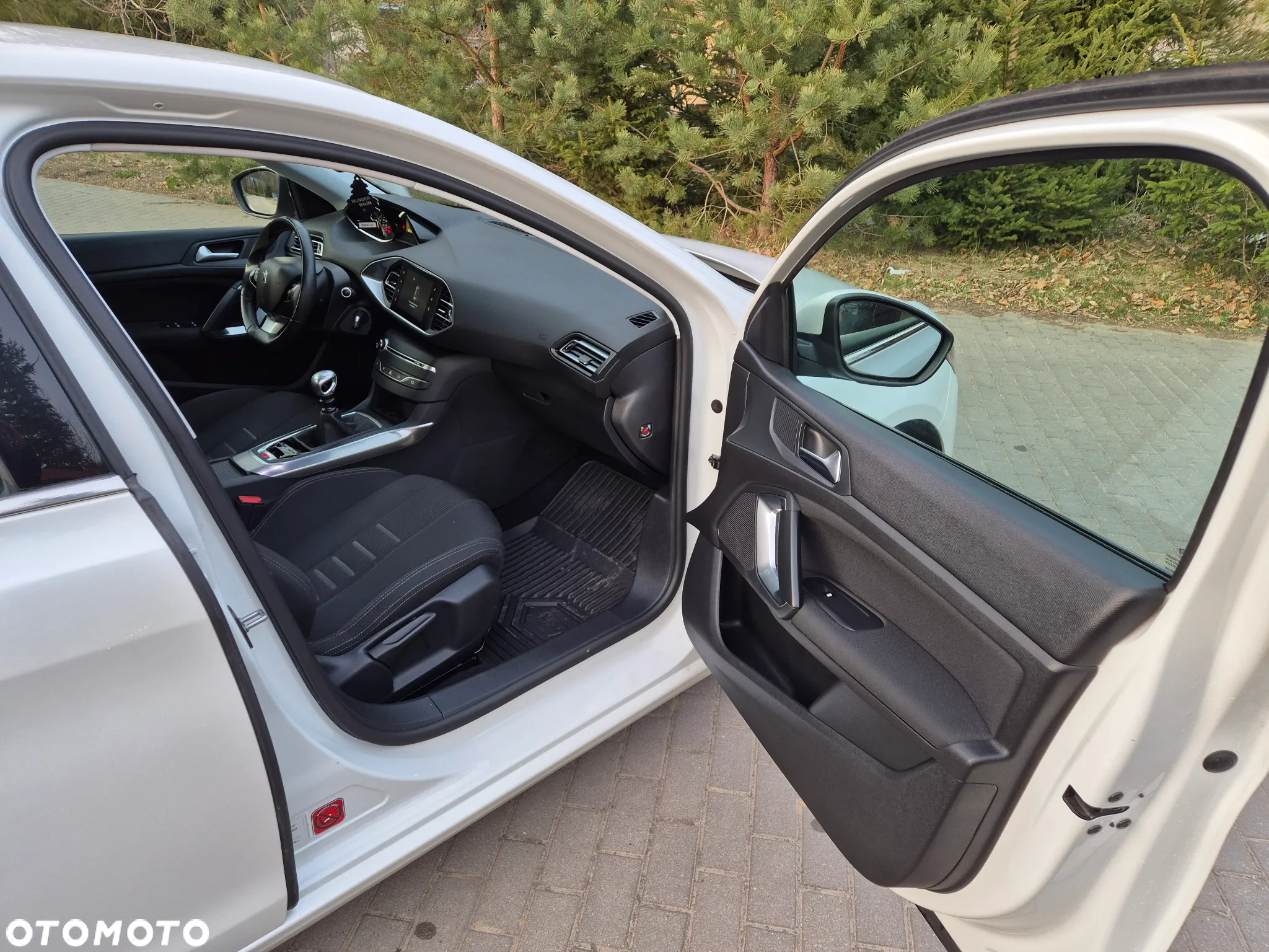 Peugeot 308 1.6 THP Allure - 21